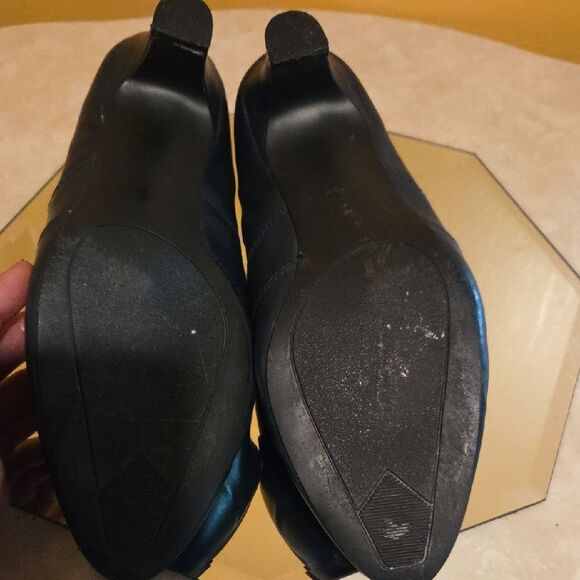 Elegant Black Ankle Booties - Picture 6 of 9